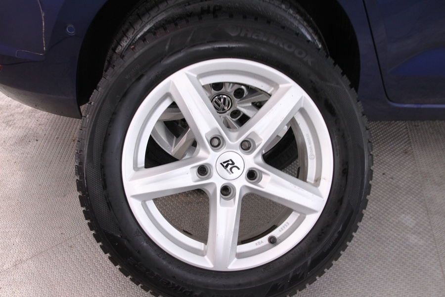 Volkswagen Touran vaihtoauto