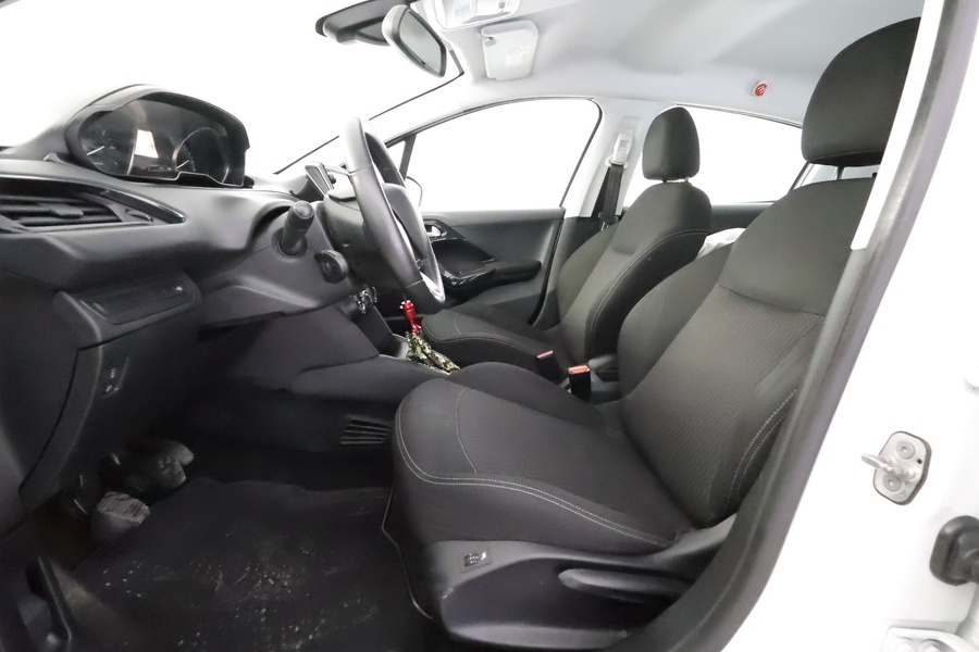 Peugeot 208 vaihtoauto