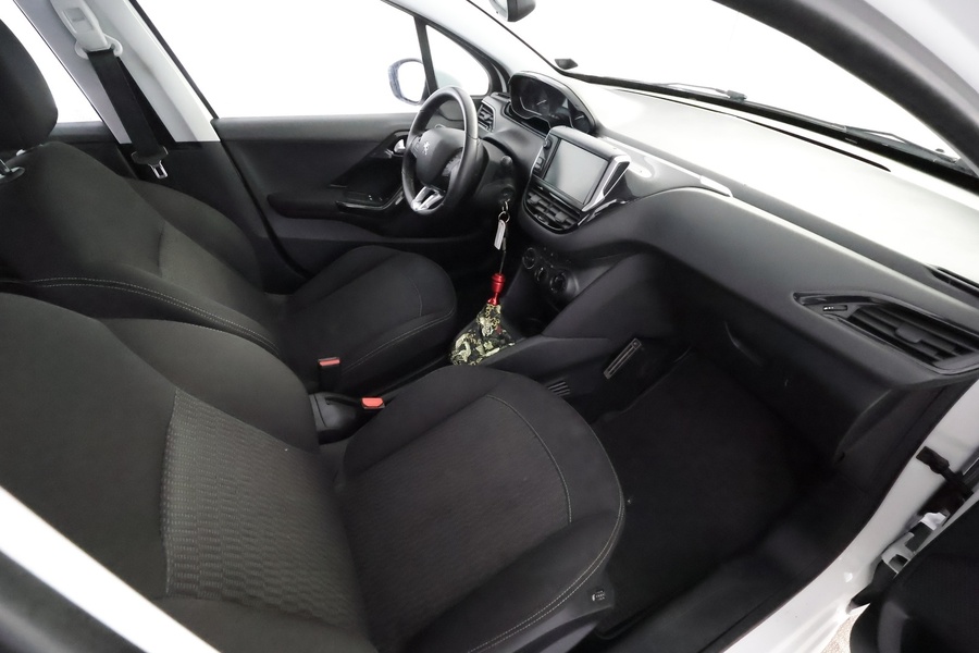 Peugeot 208 vaihtoauto