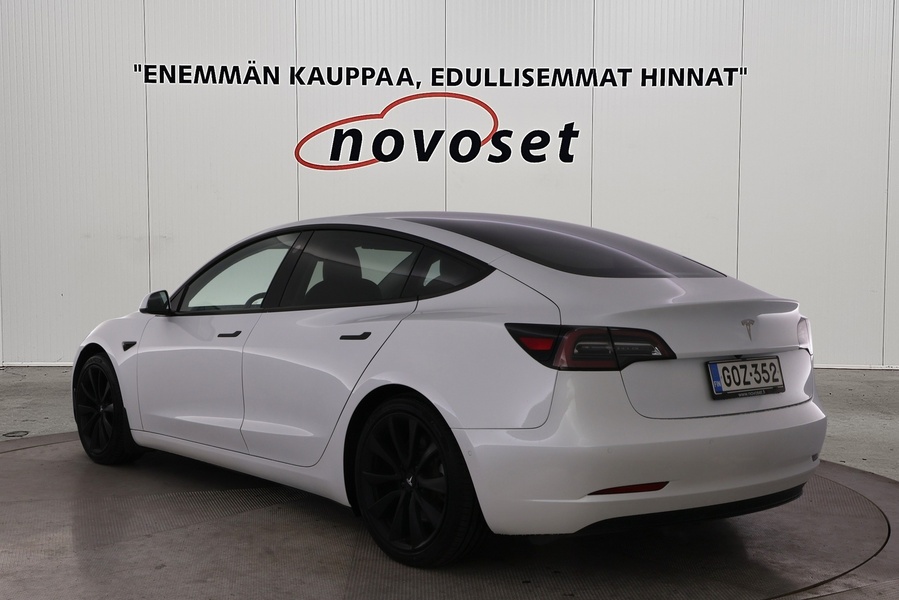 Tesla Model 3 vaihtoauto