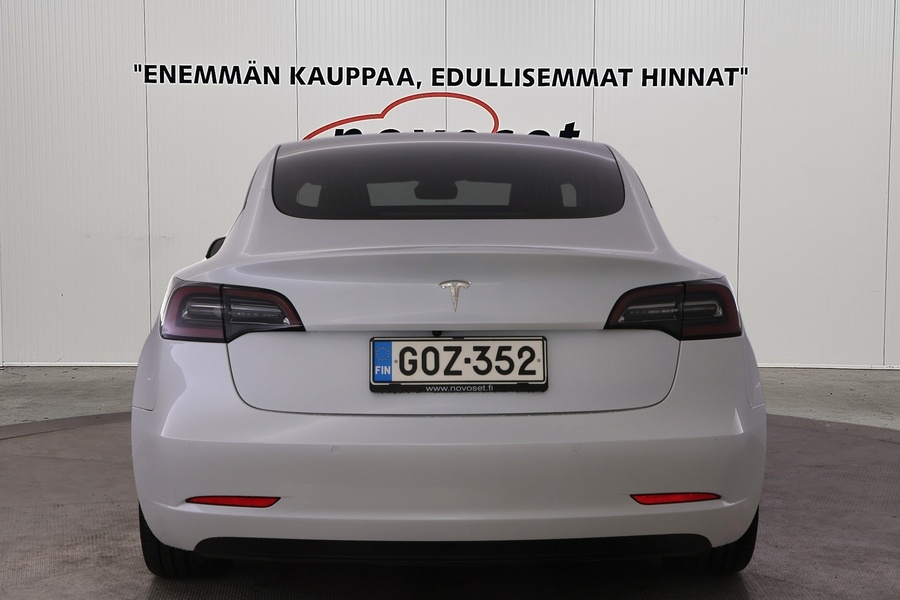 Tesla Model 3 vaihtoauto