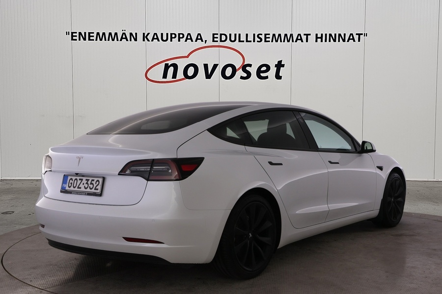 Tesla Model 3 vaihtoauto