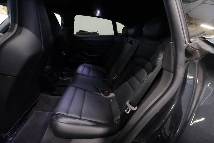 Porsche Taycan vaihtoauto