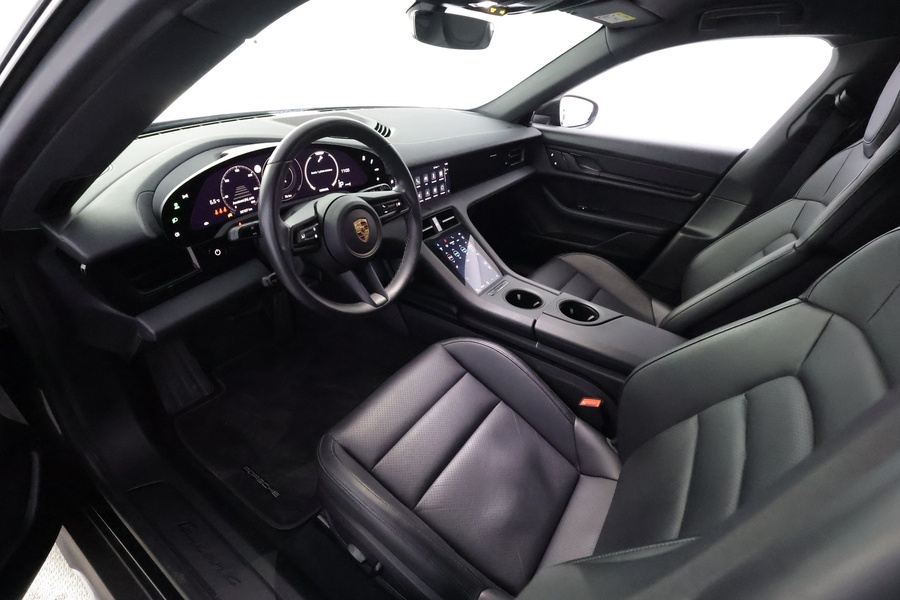 Porsche Taycan vaihtoauto