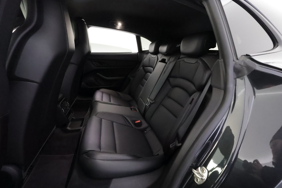 Porsche Taycan vaihtoauto