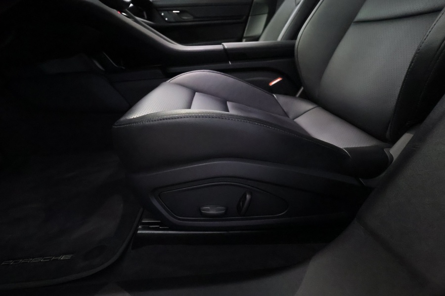 Porsche Taycan vaihtoauto