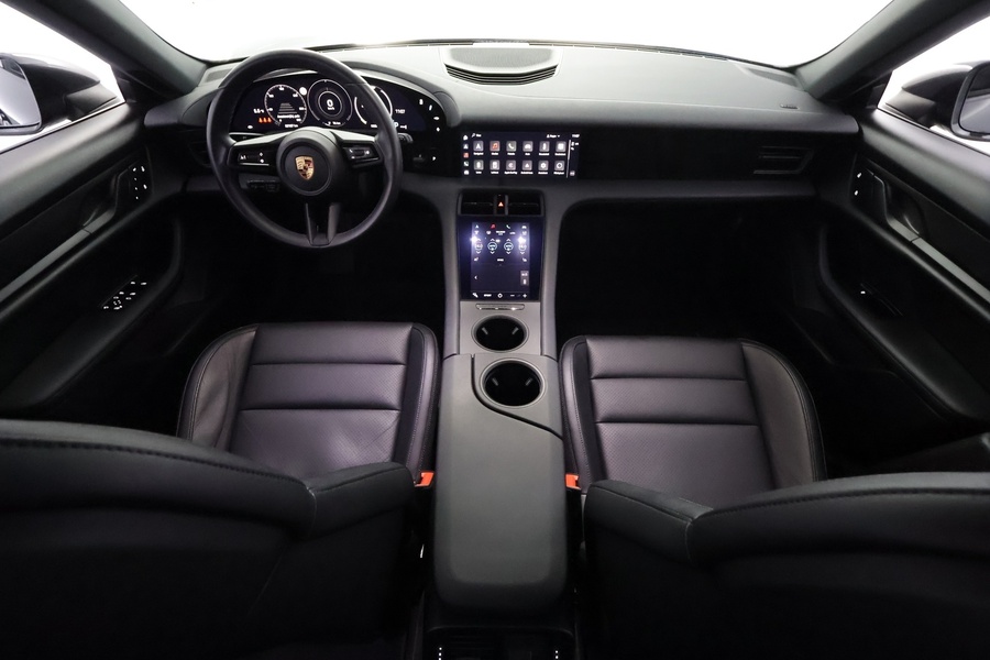 Porsche Taycan vaihtoauto