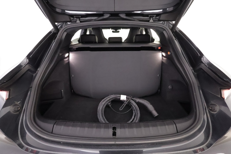 Porsche Taycan vaihtoauto