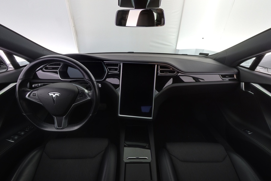 Tesla Model S vaihtoauto