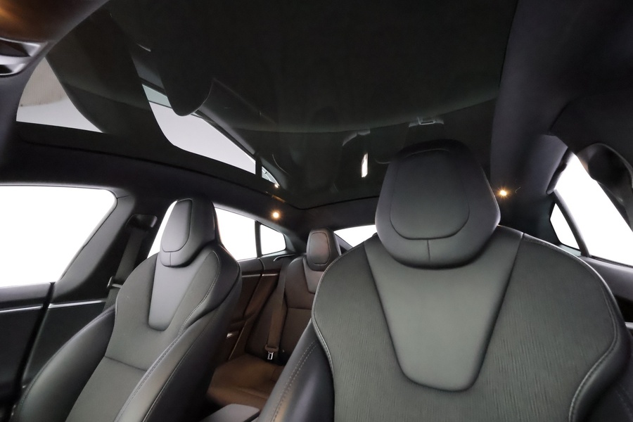 Tesla Model S vaihtoauto