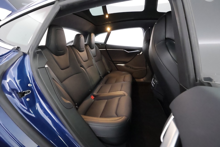 Tesla Model S vaihtoauto