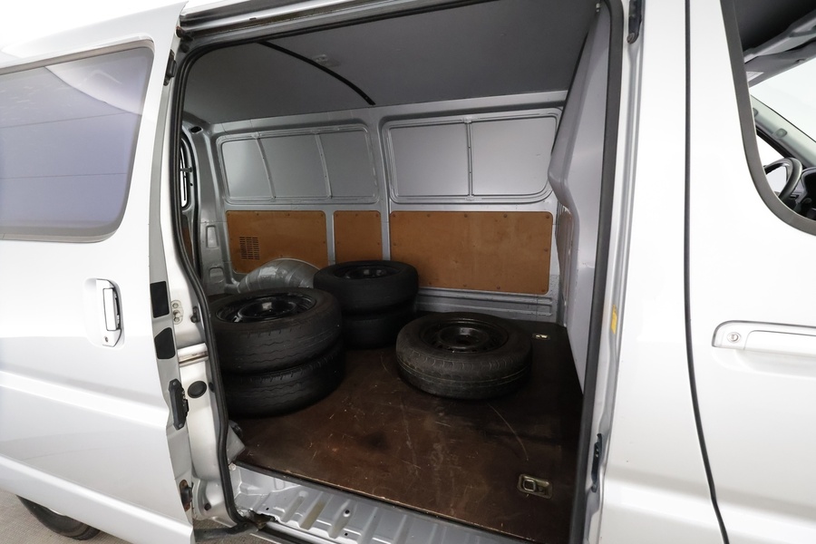 Toyota Hiace vaihtoauto