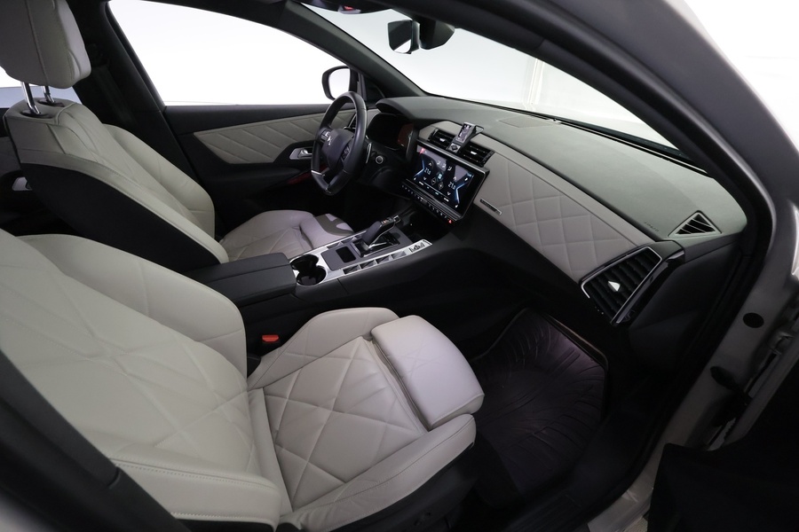 DS 7 vaihtoauto