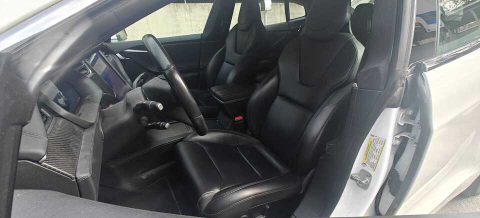 Tesla Model S vaihtoauto