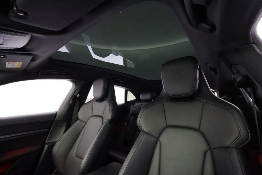 Porsche Taycan vaihtoauto