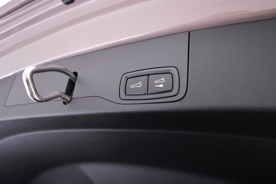 Porsche Taycan vaihtoauto