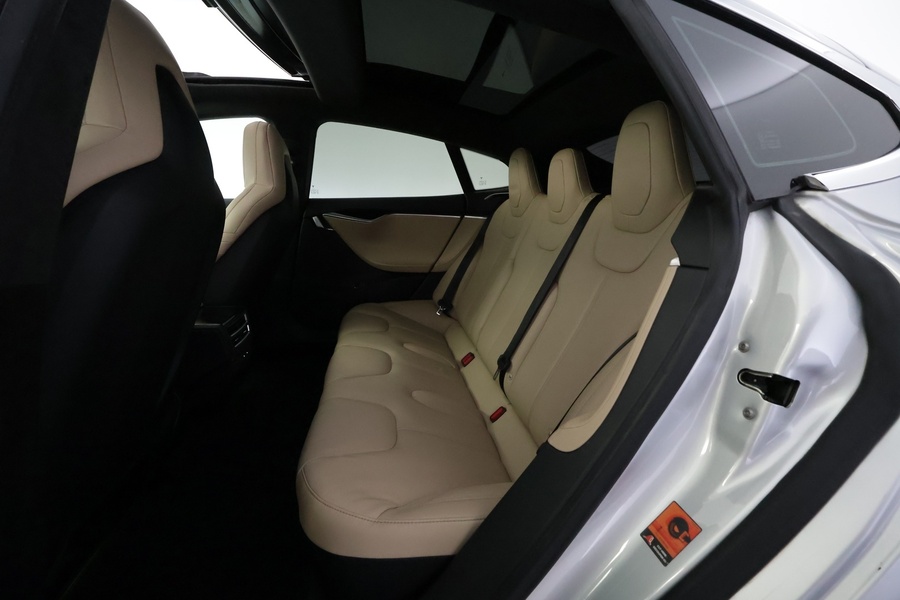 Tesla Model S vaihtoauto