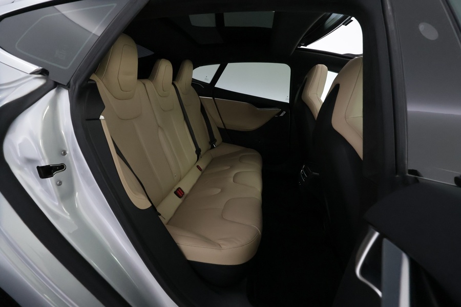 Tesla Model S vaihtoauto