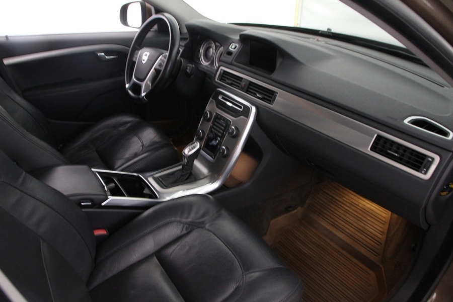 Volvo V70 vaihtoauto