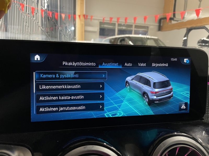 Mercedes-Benz EQB vaihtoauto