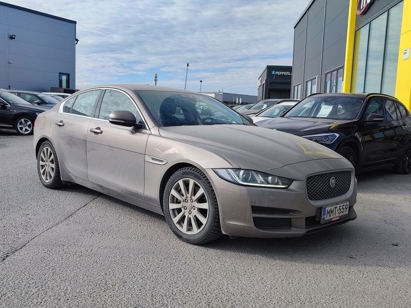 Jaguar XE vaihtoauto