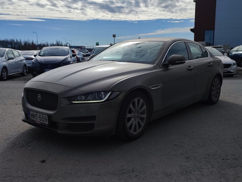 Jaguar XE vaihtoauto