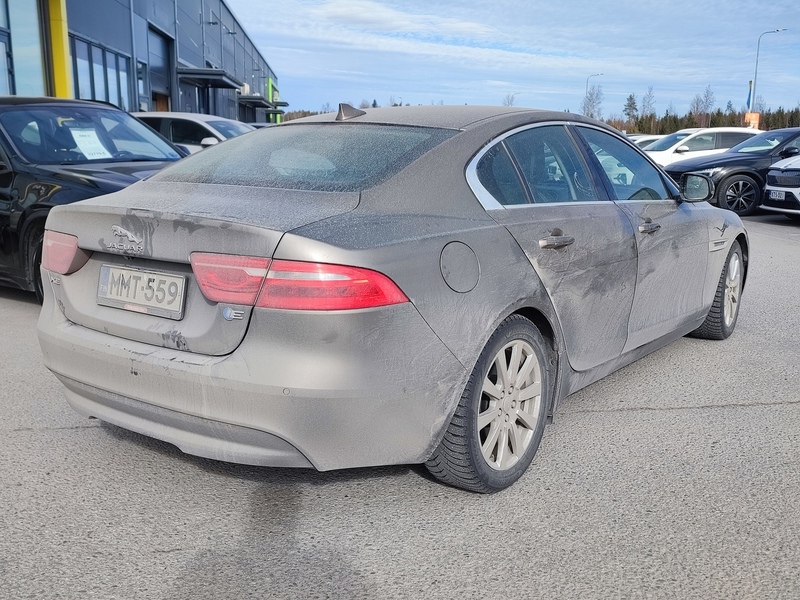 Jaguar XE vaihtoauto