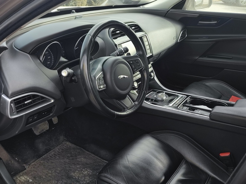 Jaguar XE vaihtoauto