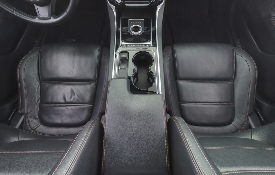 Jaguar XE vaihtoauto