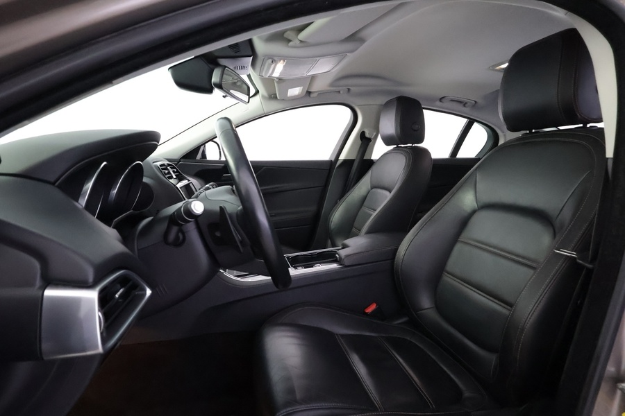 Jaguar XE vaihtoauto