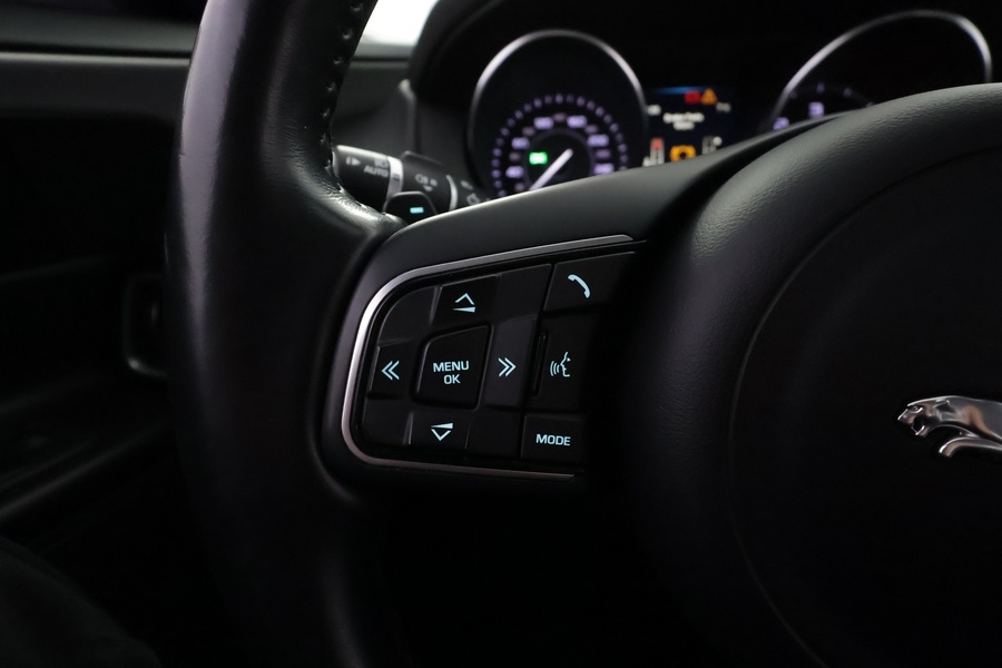 Jaguar XE vaihtoauto