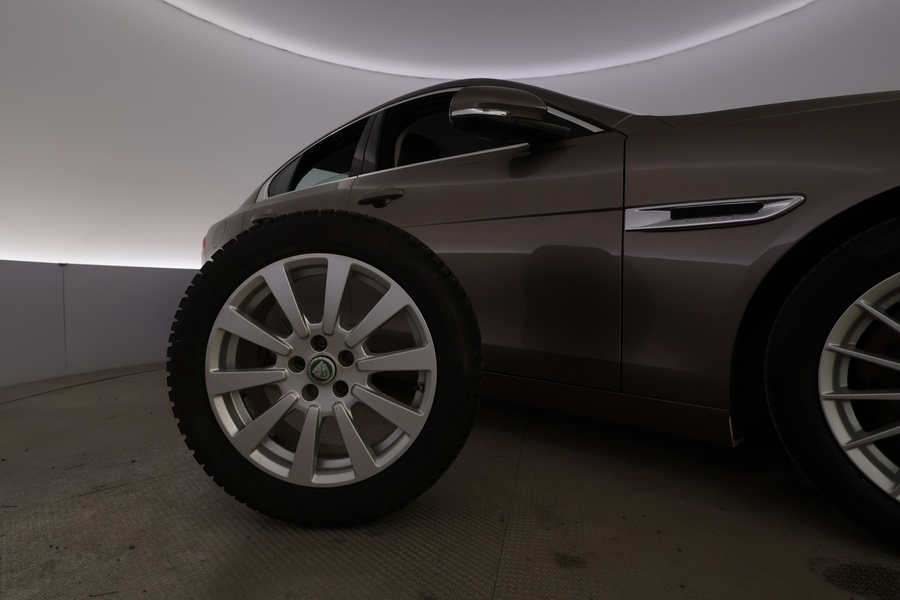 Jaguar XE vaihtoauto