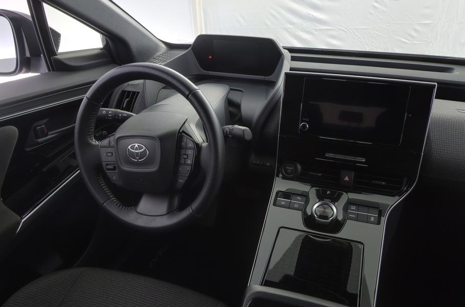 Toyota bZ4X vaihtoauto