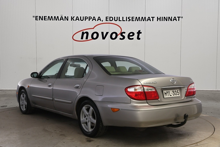 Nissan Maxima vaihtoauto