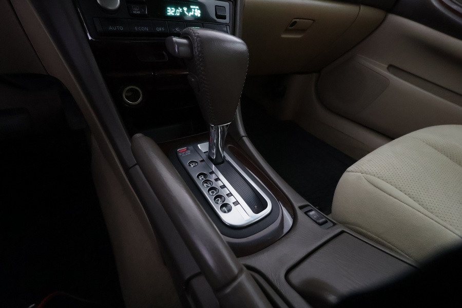 Nissan Maxima vaihtoauto