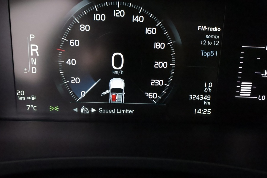 Volvo V90 Cross Country vaihtoauto