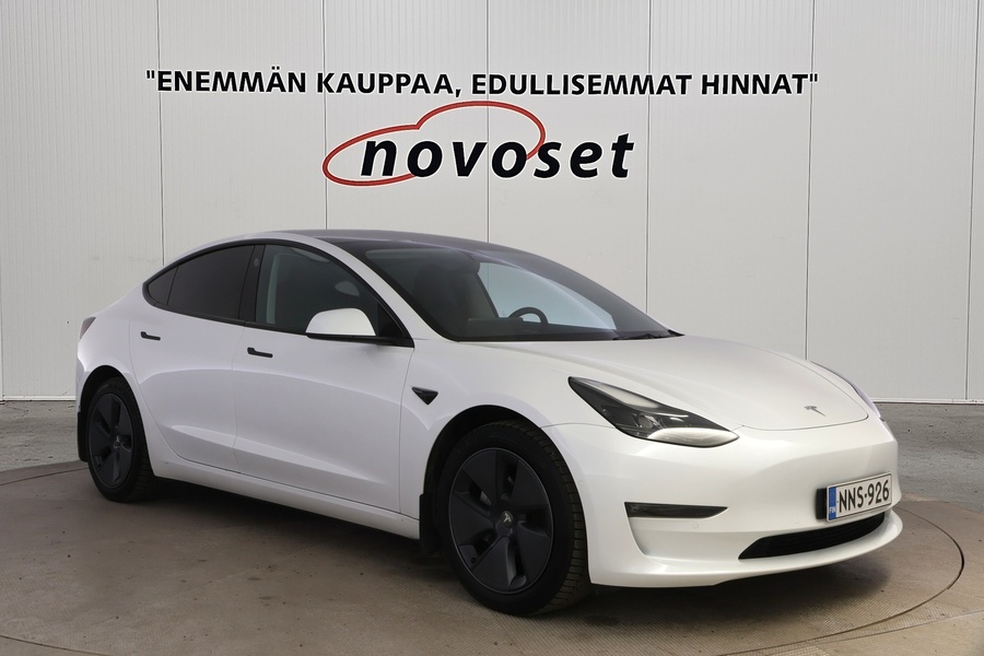 Tesla Model 3 vaihtoauto