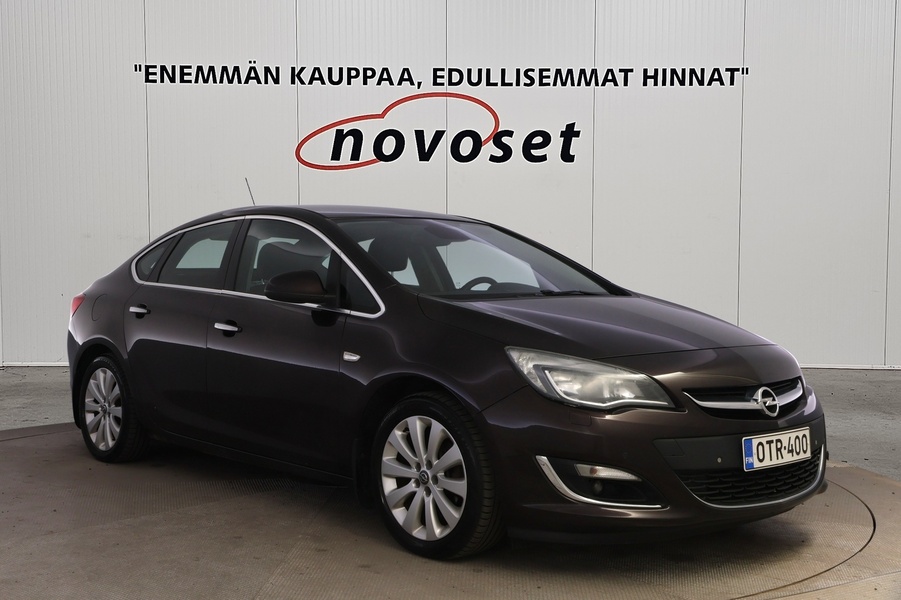 Opel Astra vaihtoauto