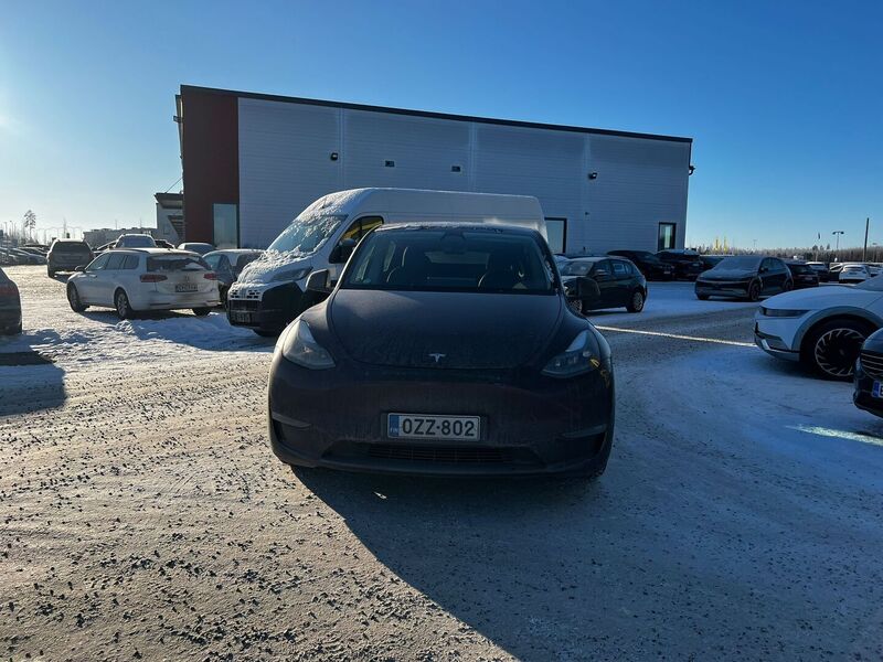 Tesla Model Y vaihtoauto