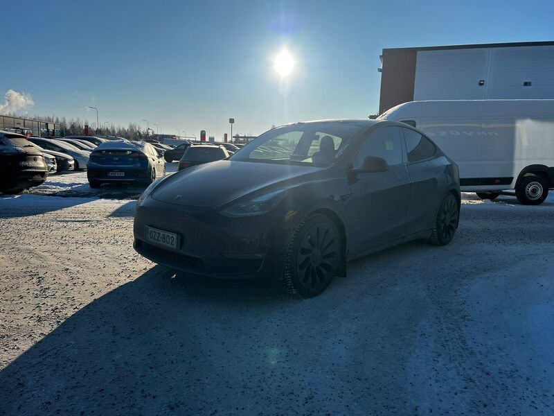Tesla Model Y vaihtoauto