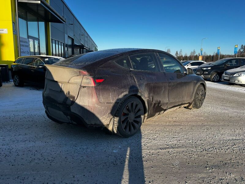 Tesla Model Y vaihtoauto