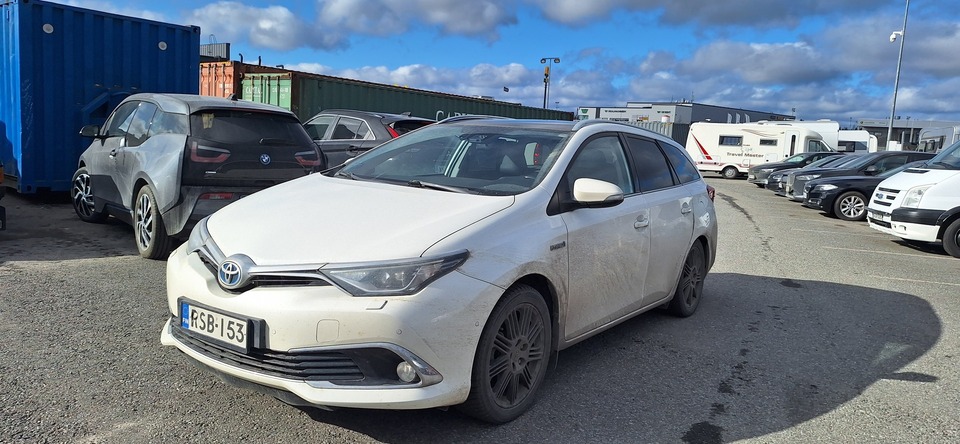 Toyota Auris vaihtoauto