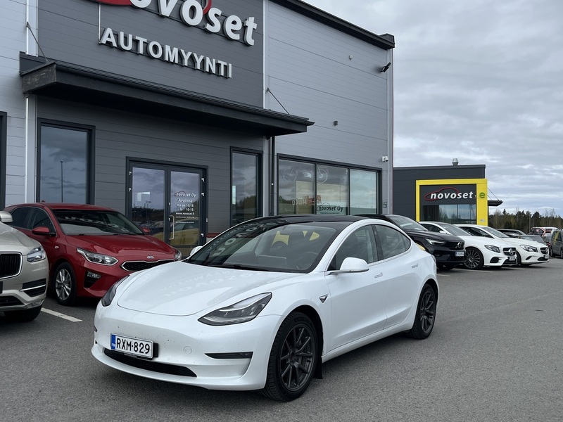 Tesla Model 3 vaihtoauto
