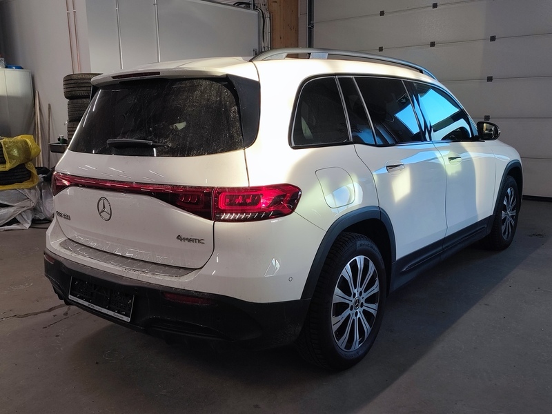 Mercedes-Benz EQB vaihtoauto