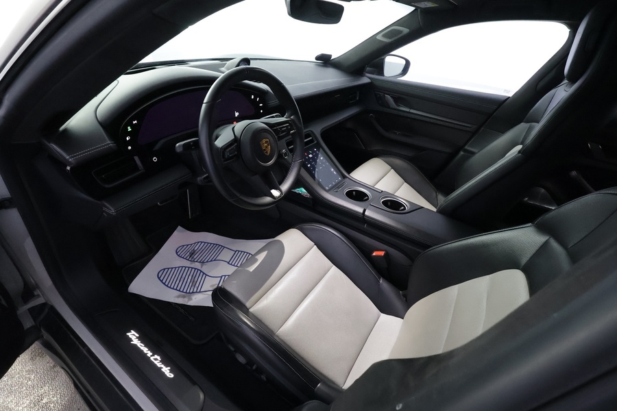Porsche Taycan vaihtoauto