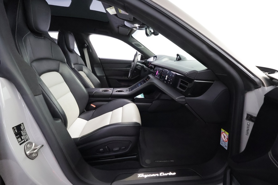 Porsche Taycan vaihtoauto