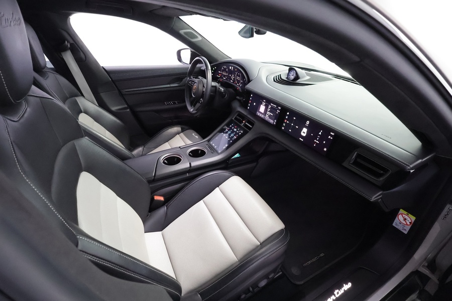 Porsche Taycan vaihtoauto
