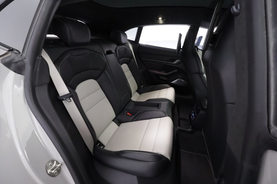 Porsche Taycan vaihtoauto