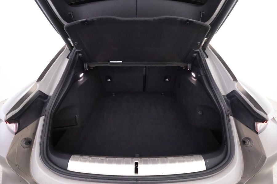 Porsche Taycan vaihtoauto