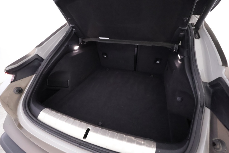 Porsche Taycan vaihtoauto